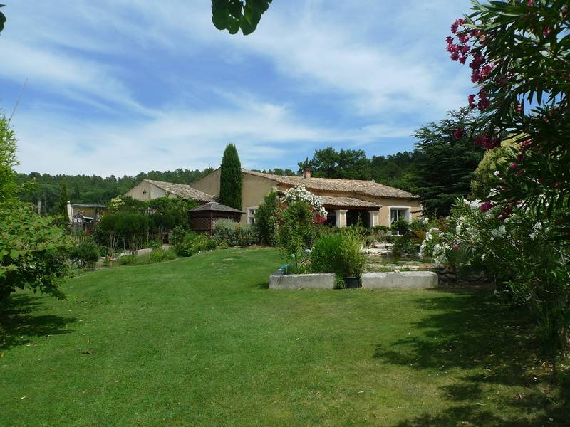 de plain pied, proche St Paul 3 Châteaux